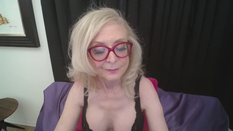 NinaHartley's Streamate show and profile