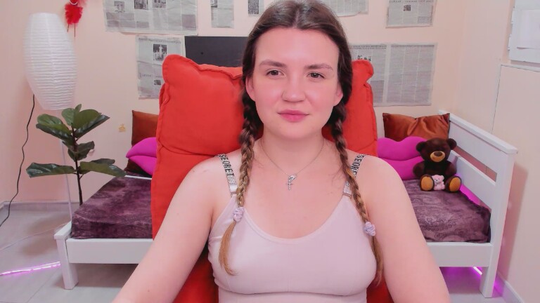 Reneswee's Streamate show and profile