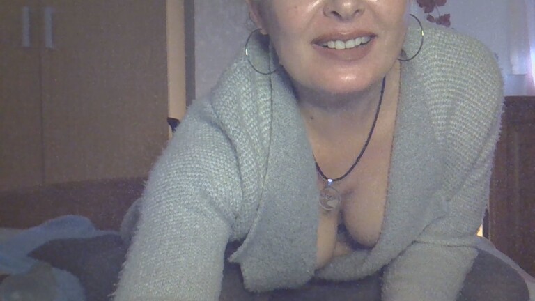 PureMoon's Streamate show and profile