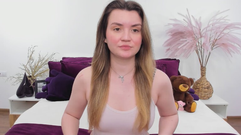 Reneswee's Streamate show and profile