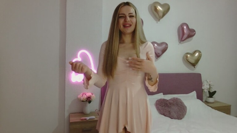 EMYILIA's Streamate show and profile